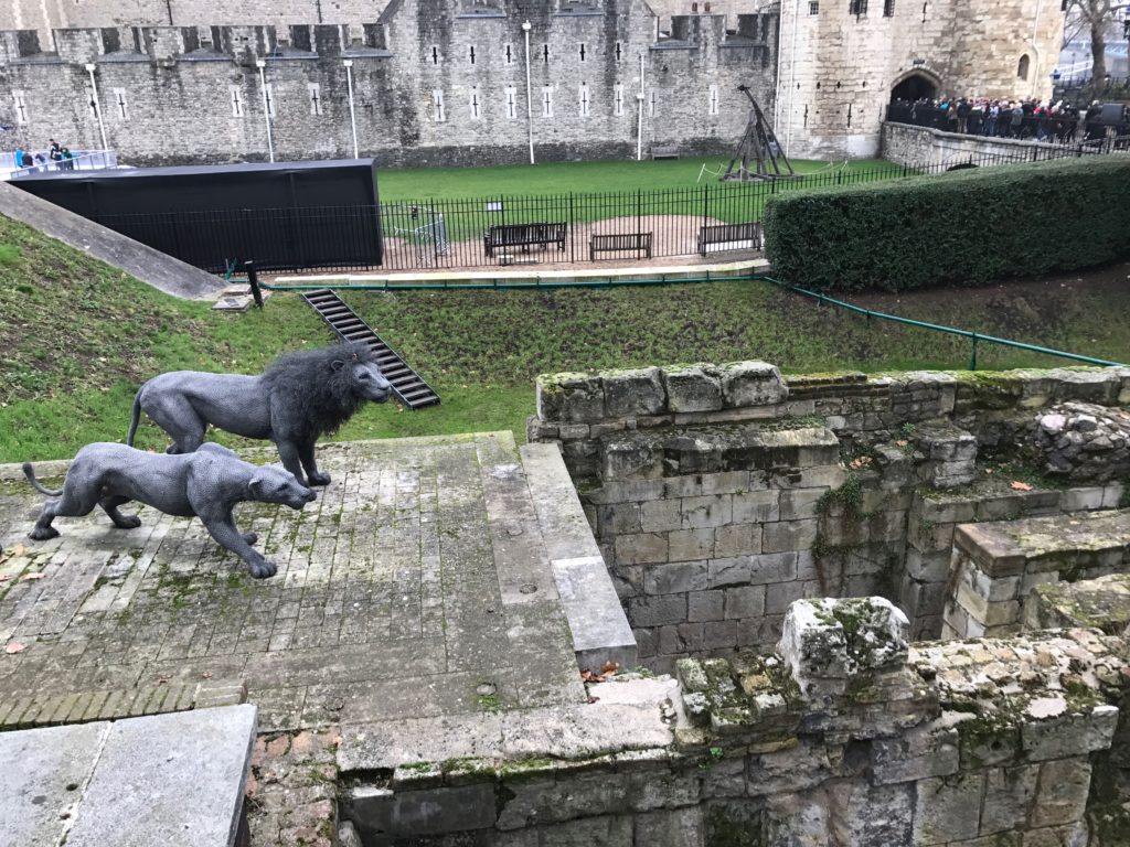 There are wire sculptures all over the Tower grounds of the animals that were once in the Menagerie. Note the trebuchet in the background. London, Dec. 2016.